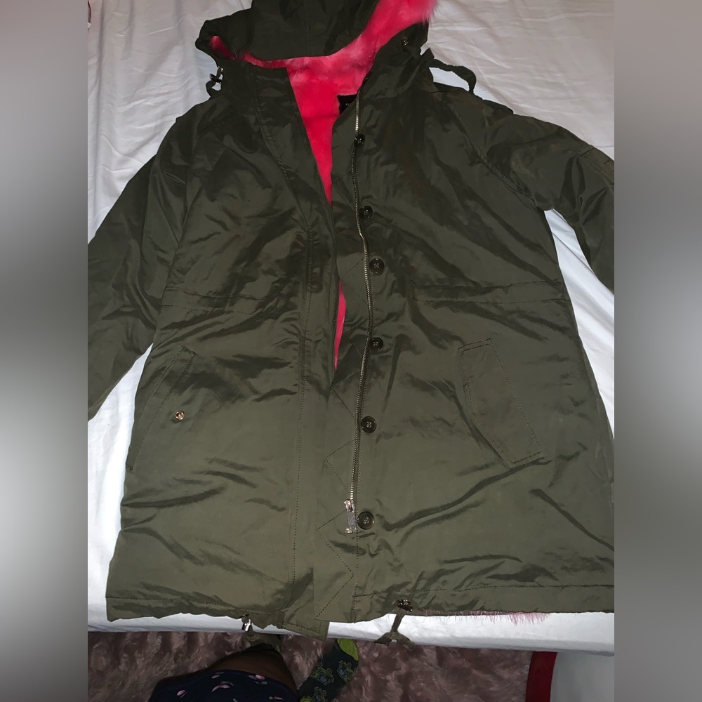Dark Olive green jacket w hot pink Faux Fur from Forever 21. Perfect condition